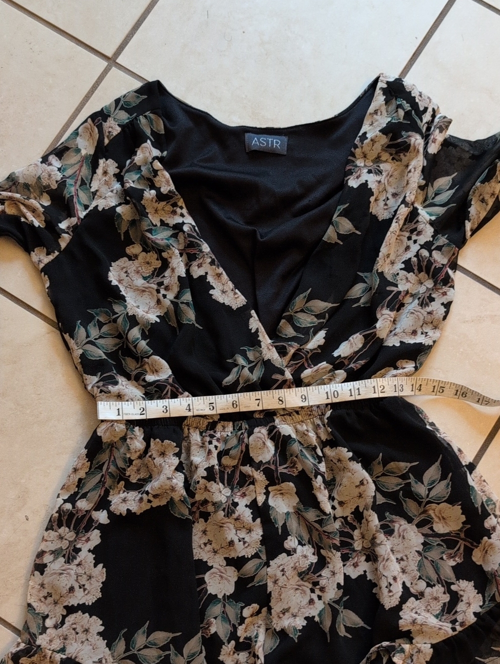ASTR Romper Floral Print Long Sleeve Black White Size M - Picture 8 of 10